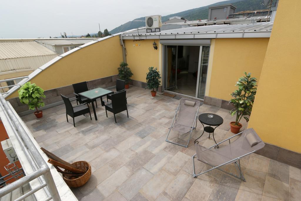 Apartamento Skopje Center Exterior foto