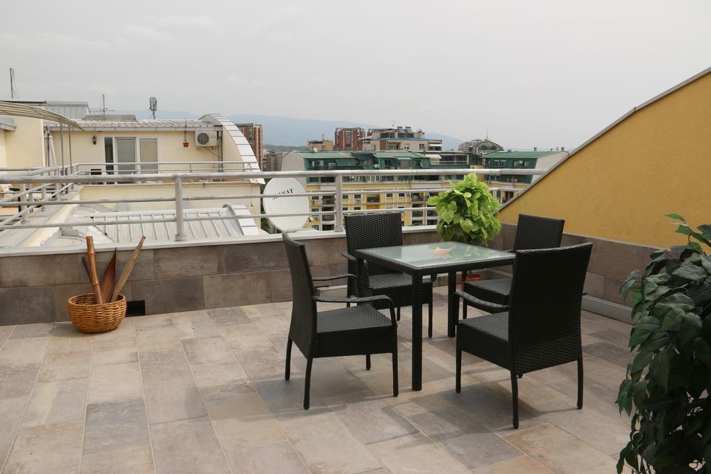 Apartamento Skopje Center Exterior foto